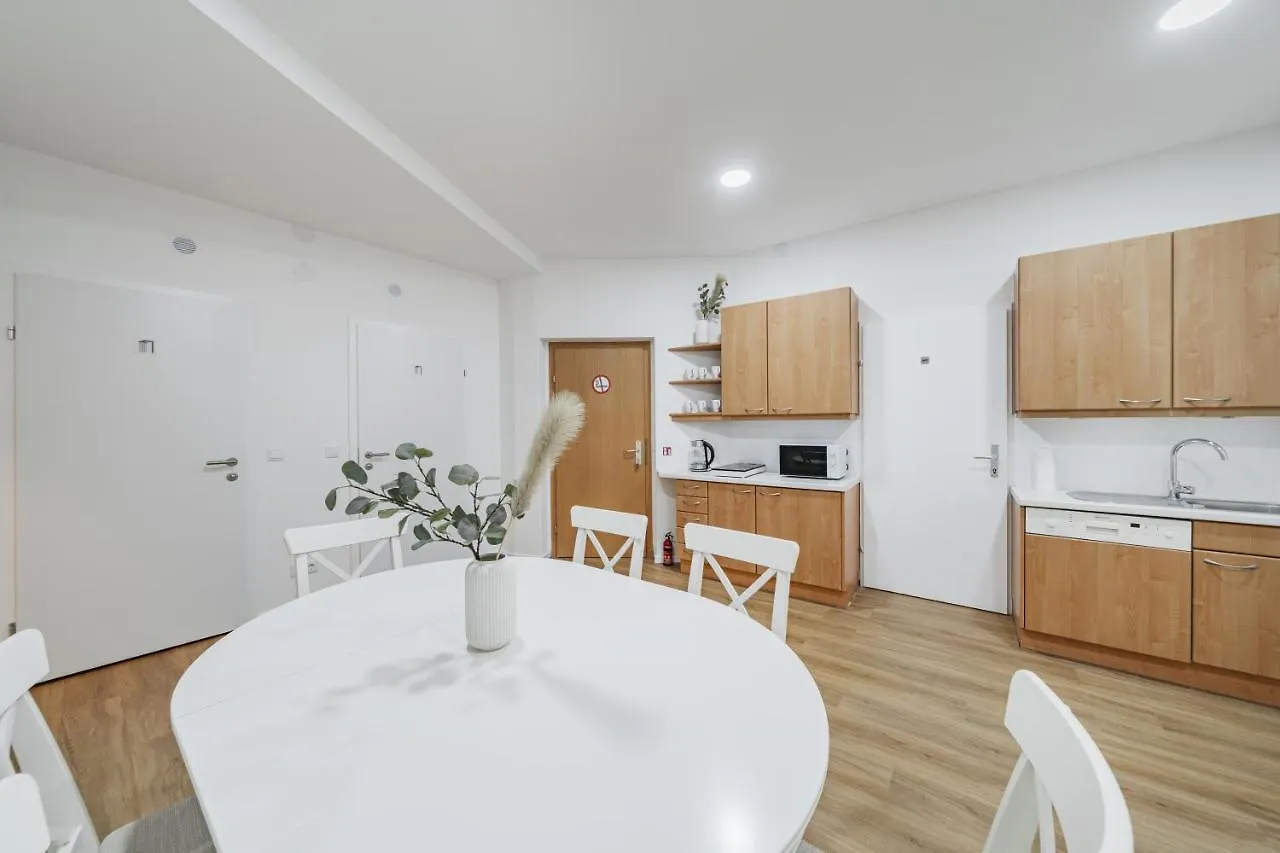 Central City Rooms By Home2 Viyana Hostel