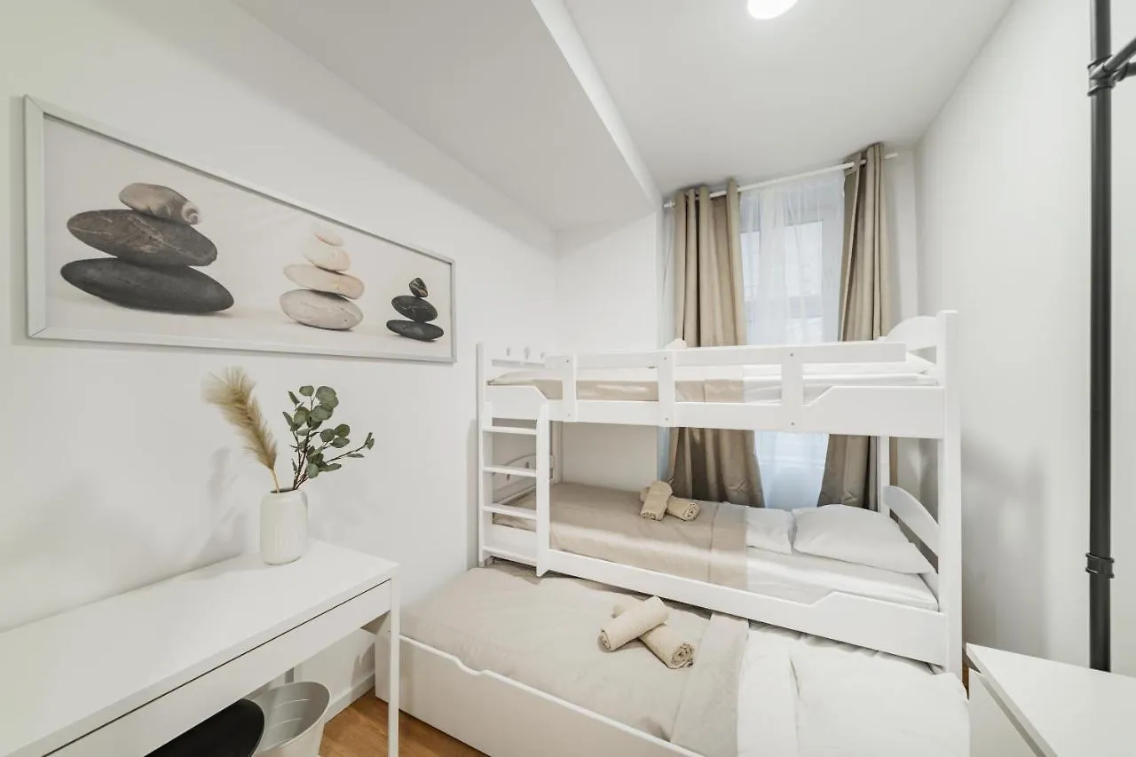 Central City Rooms By Home2 Viyana Hostel